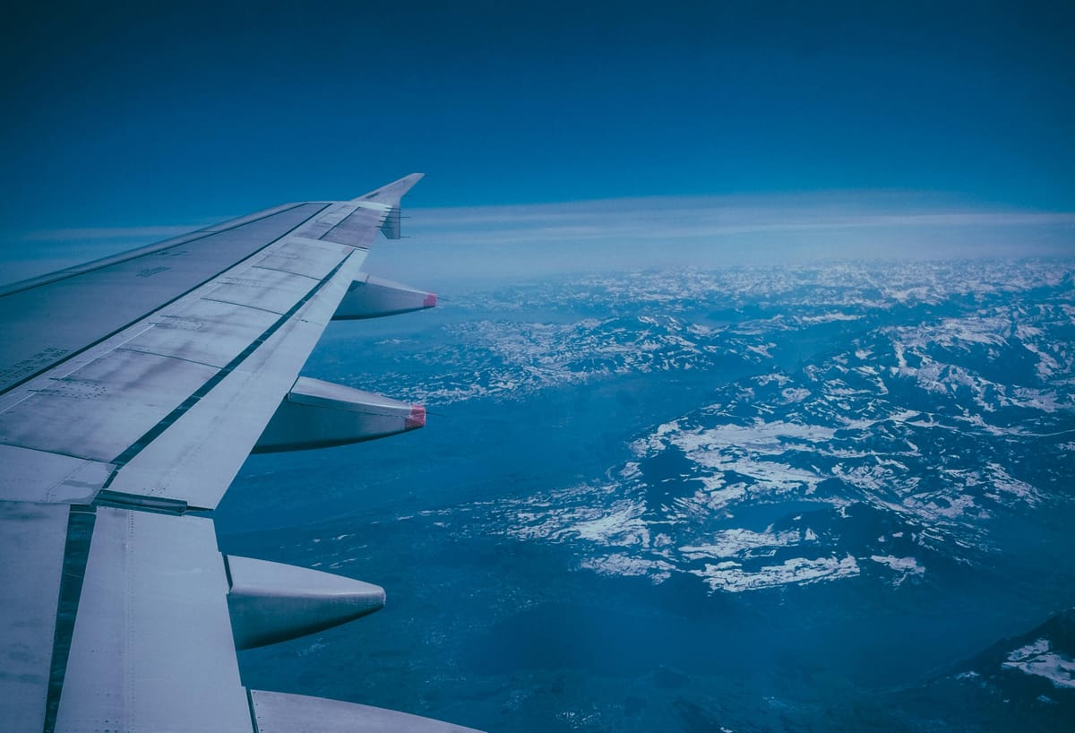 Smart ways to book holiday flights