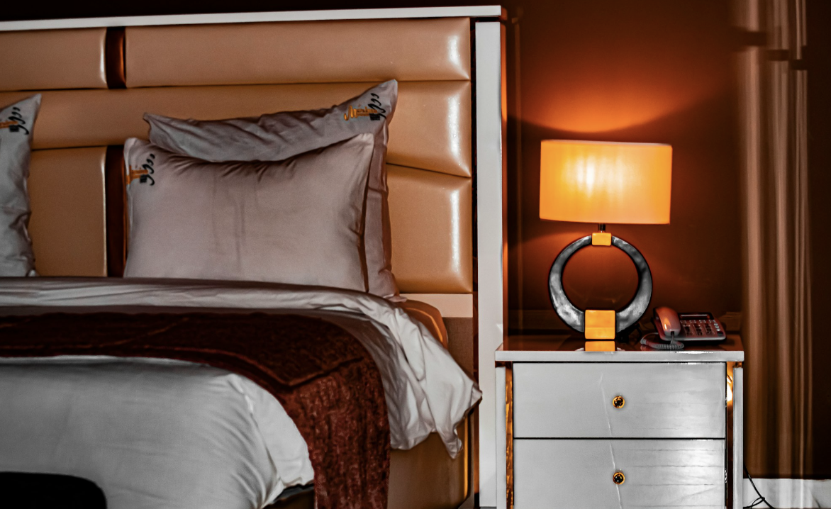 Pros and cons of not booking accommodation beforehand