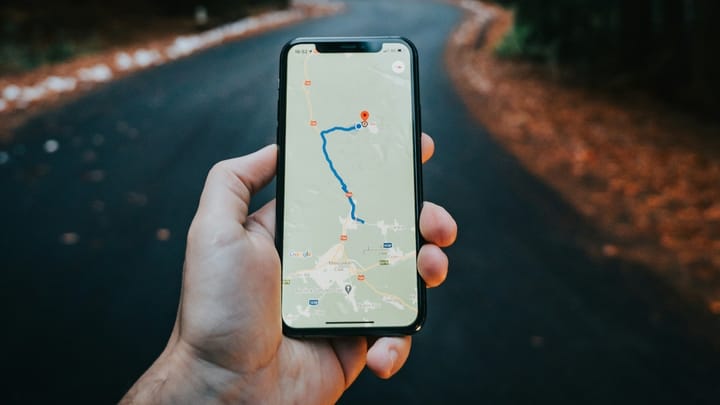 Paper map, Google Maps or GPS?